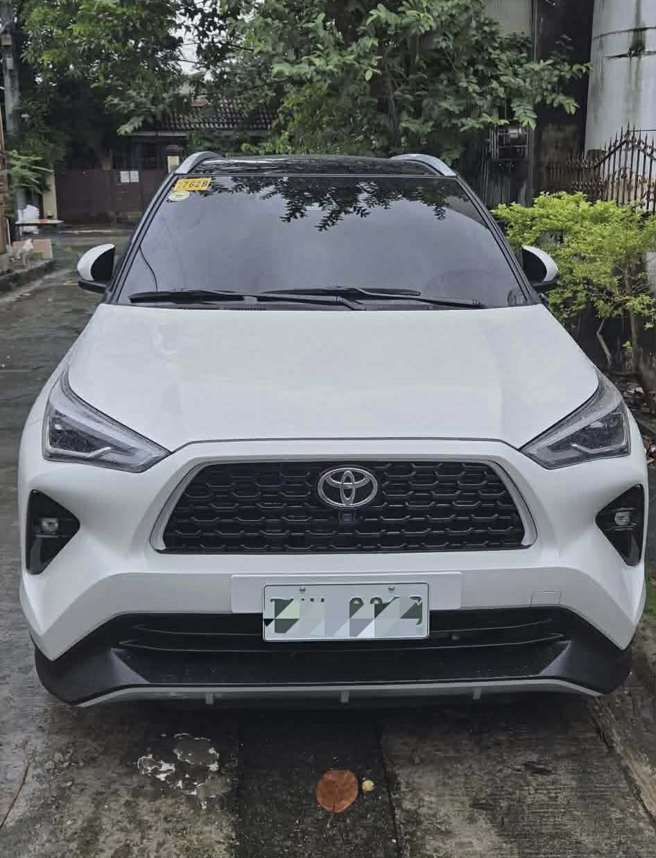 Toyota Yaris Hybrid photo 2